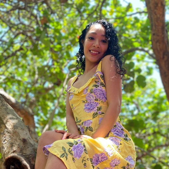 Meet your Posher, Sarah - Picture 2 of 2